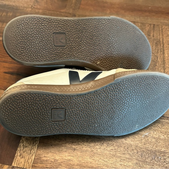 Veja Volley Nautico Bark EU 39 - Picture 8 of 8